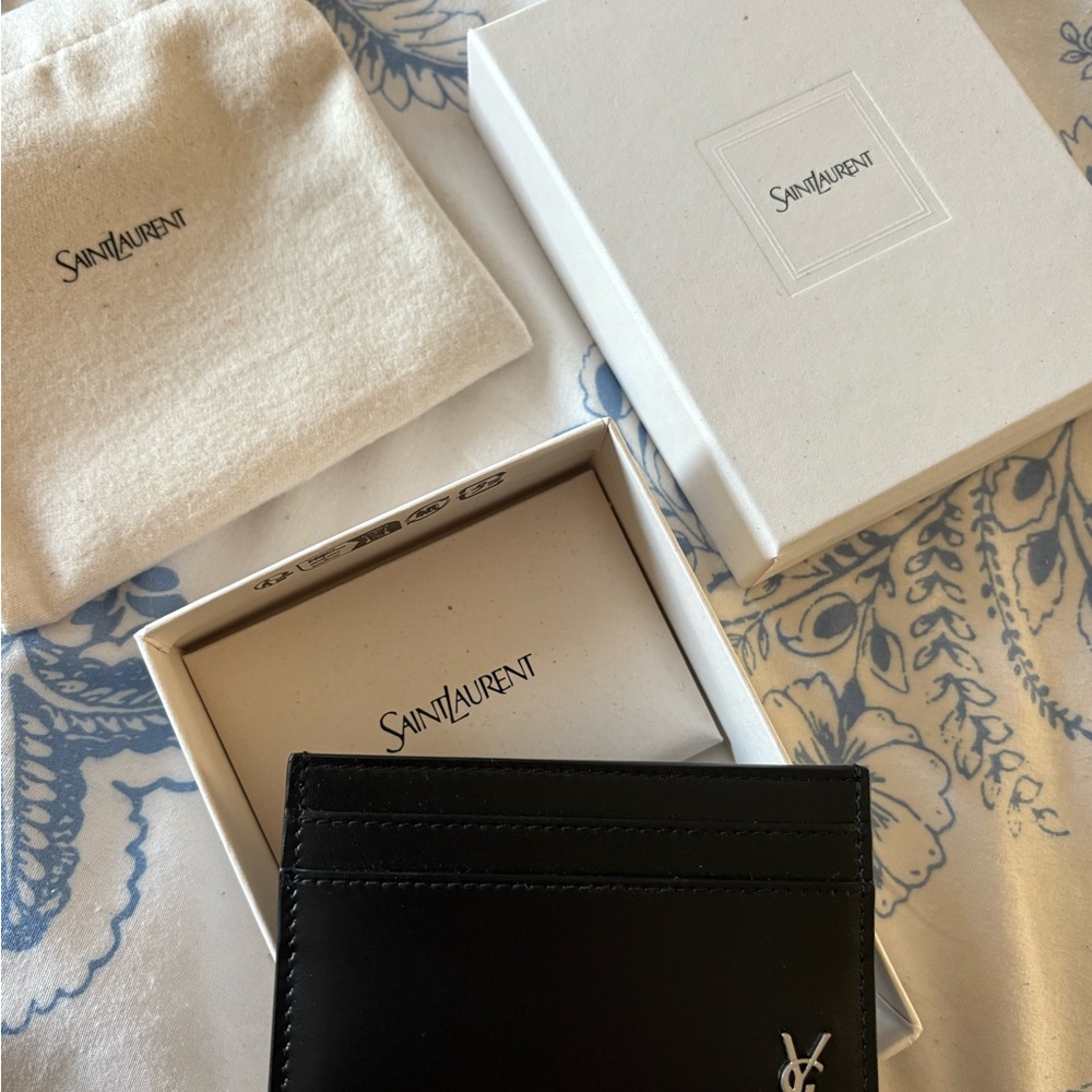 Saint Laurent Sleek Black Card Holder - Picture 2 of 4